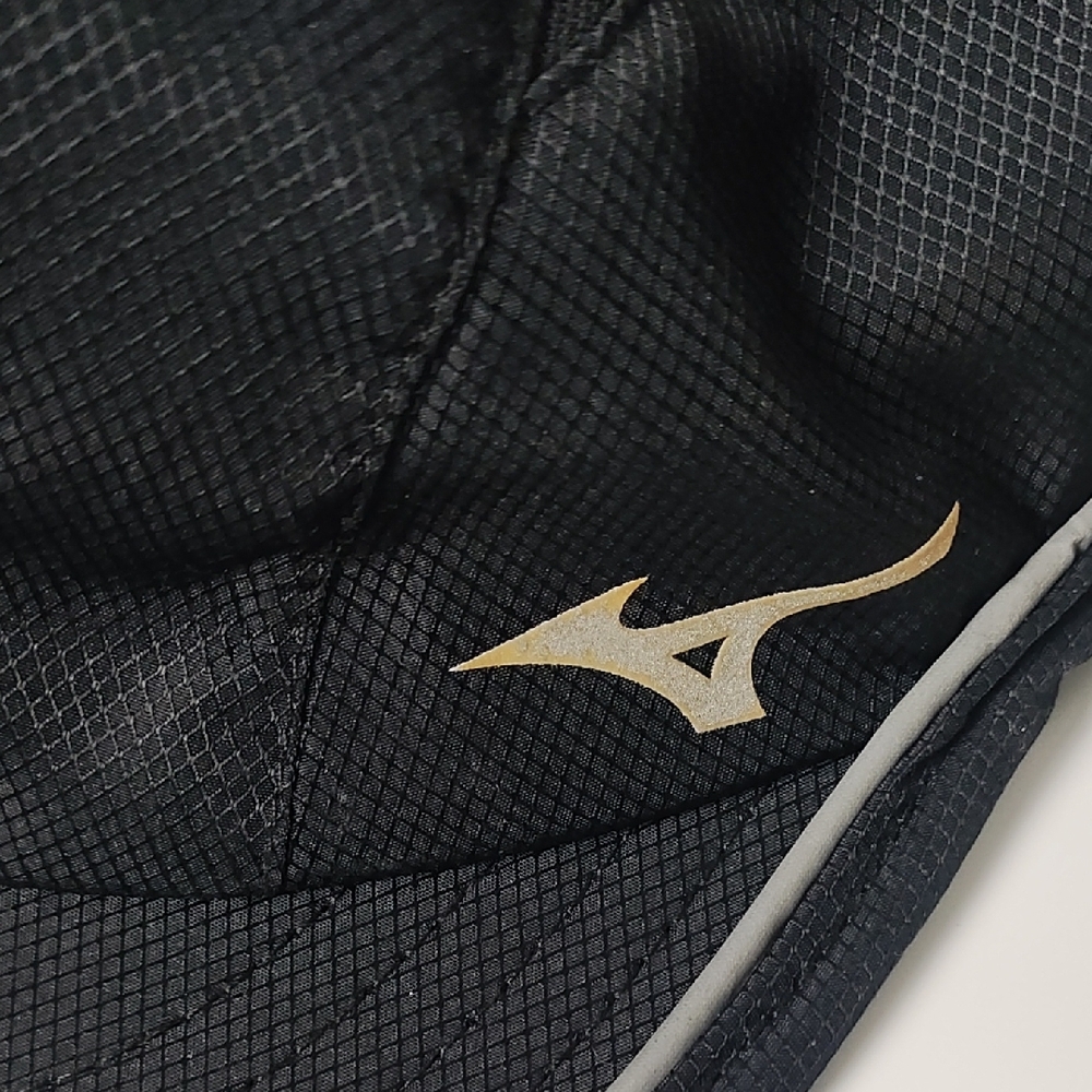 Mizuno Black Cap with Silver Accents - Picture 4 of 8
